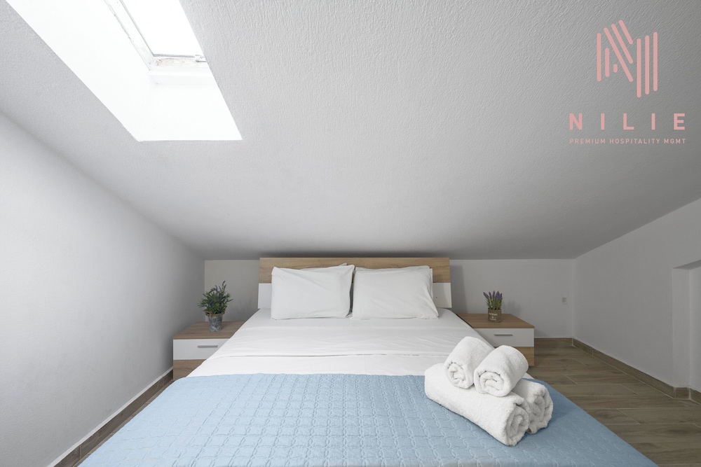 Azur Residences, Nilie Hospitality MGMT