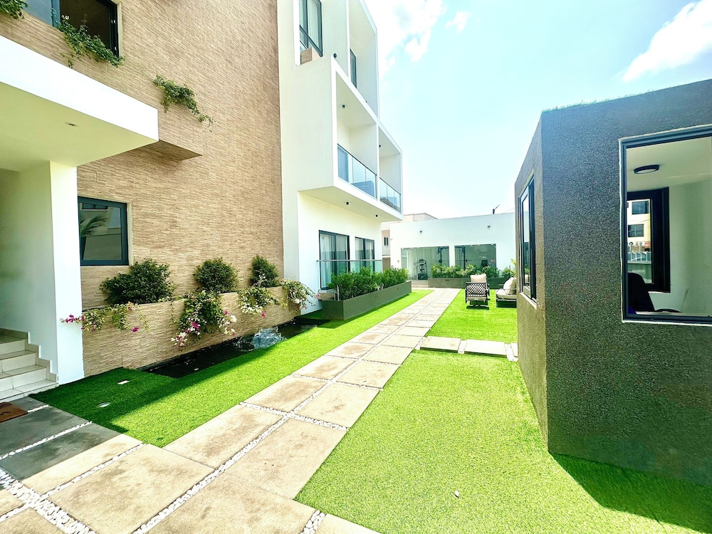 Belrose Place