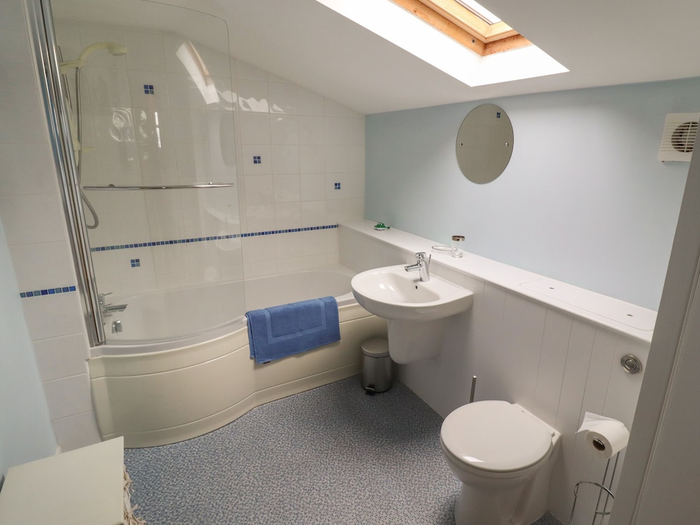 9 Harefield Cottages
