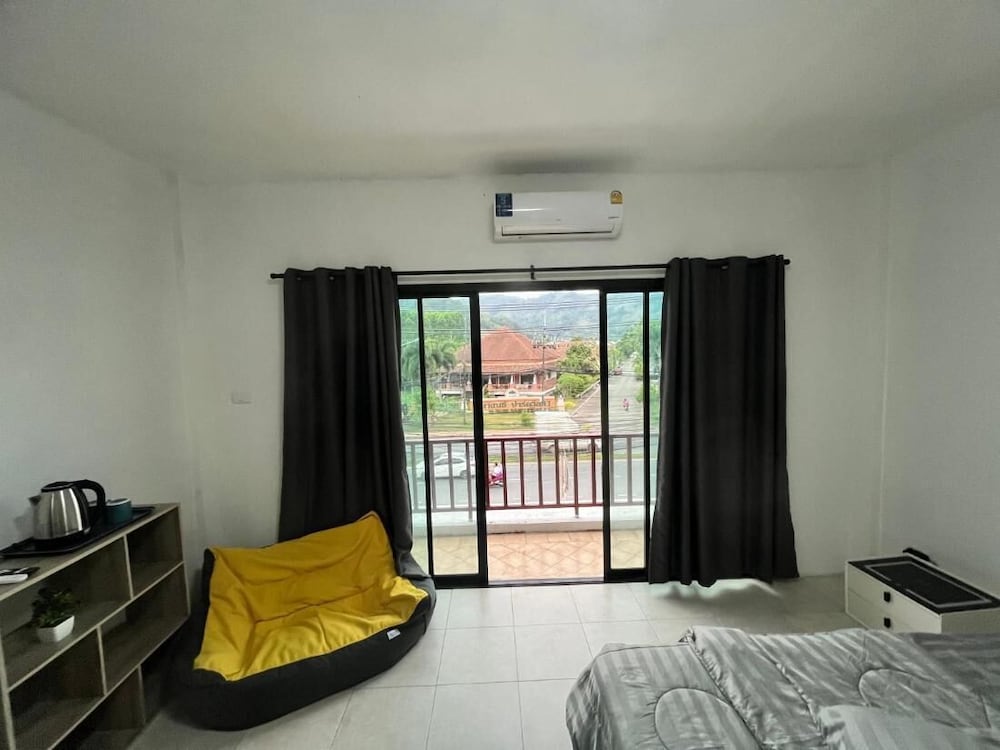 Private Apartment in Phuket With Balcony and Free Wifi