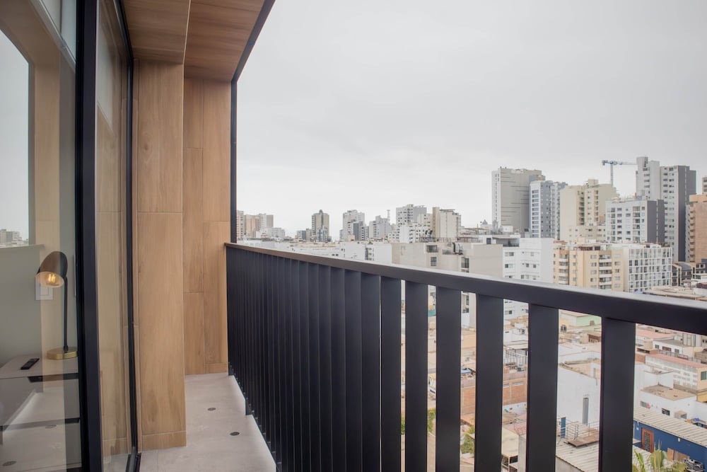 w Amazing 3BR w Balcony in Miraflores