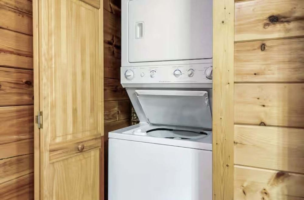 Rosey Bear 2 Bedroom Cabin