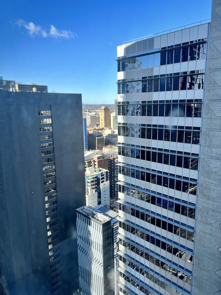 Readyset Apartments at QV