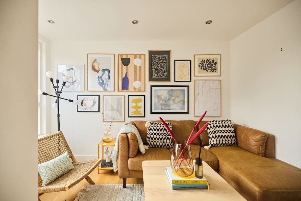 The Queen's Park Getaway - Adorable 2bdr Flat With Terrace