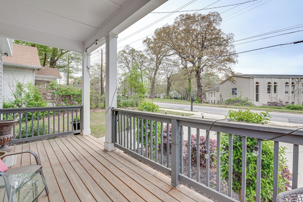 5 Mi to Dtwn Atl: Home w/ Office & Large Backyard!
