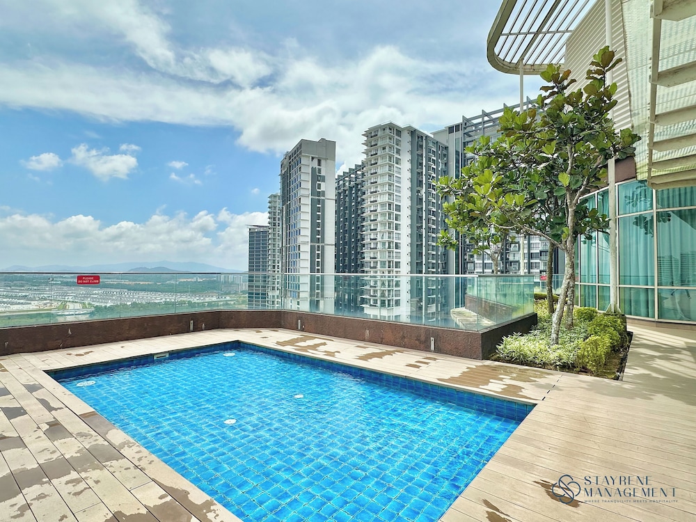 Afiniti Residences Medini by Stayrene
