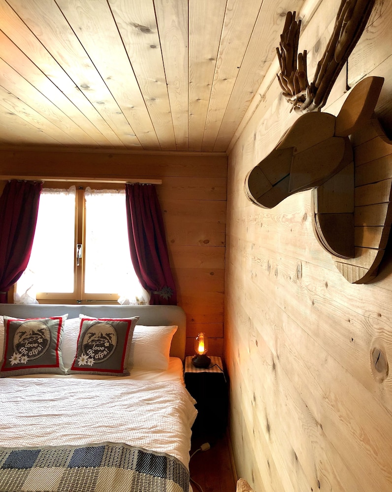 Charming Chalet With Mountain View Near Arosa for 6 People House Exclusive use view 4