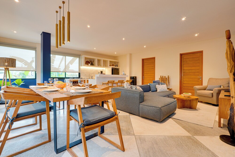 Stylish Canggu Apartment near Berawa Beach