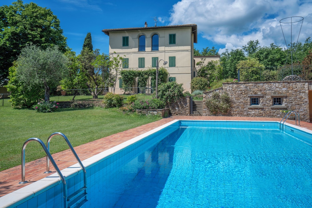 Il Villino Del Collezionista With Pool In Pistoia
