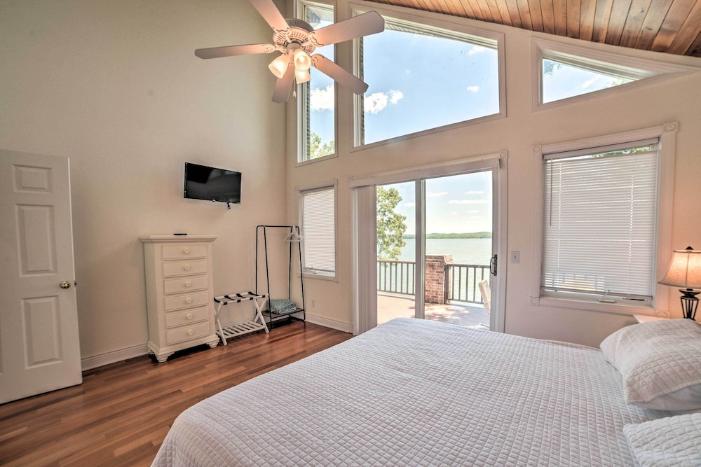 3,000 Sq Ft A-frame Home on Kentucky Lake w/ Dock!