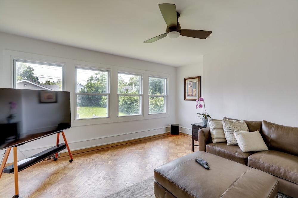 1 Mi to Beaches & Boardwalk: Asbury Park Retreat
