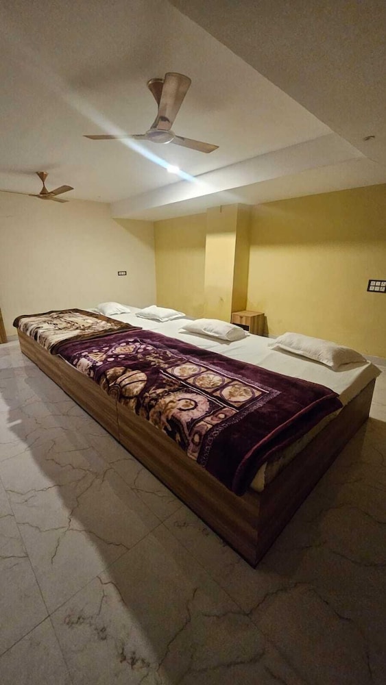 Hotel Om Vilas