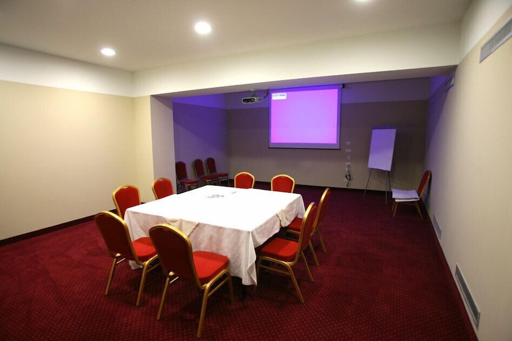 meeting & event spaces