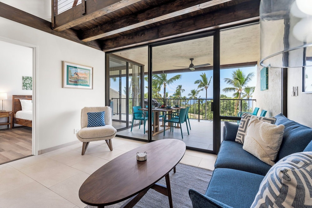 Fully Air-conditioned - Updated Top Floor Including Loft - Ocean Views - Vrkcv