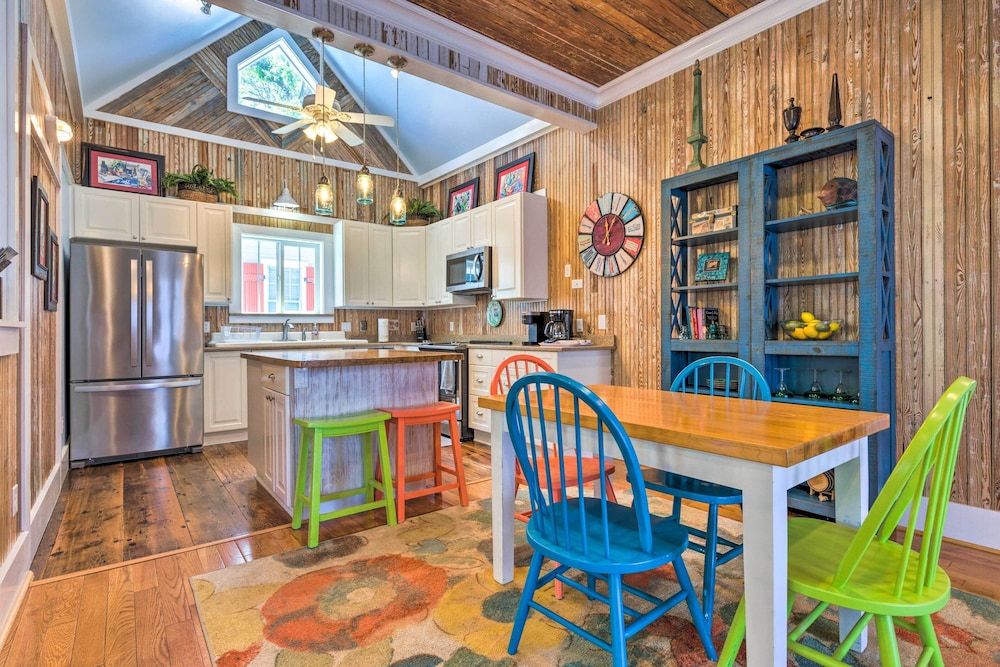Cottage w/ Porch - 3 Min Walk to Bay St Louis view 4