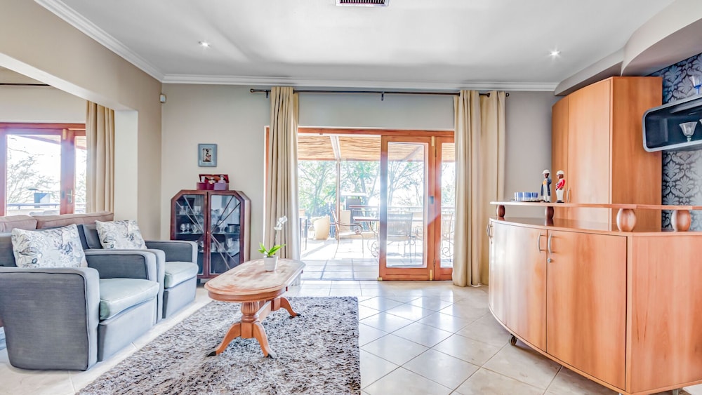 House Sunbeam GuestHouse