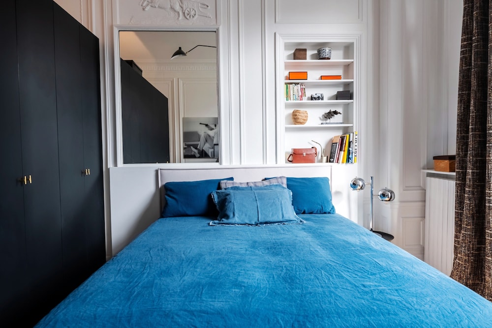 Prestigious Apartment Near the Trocadero