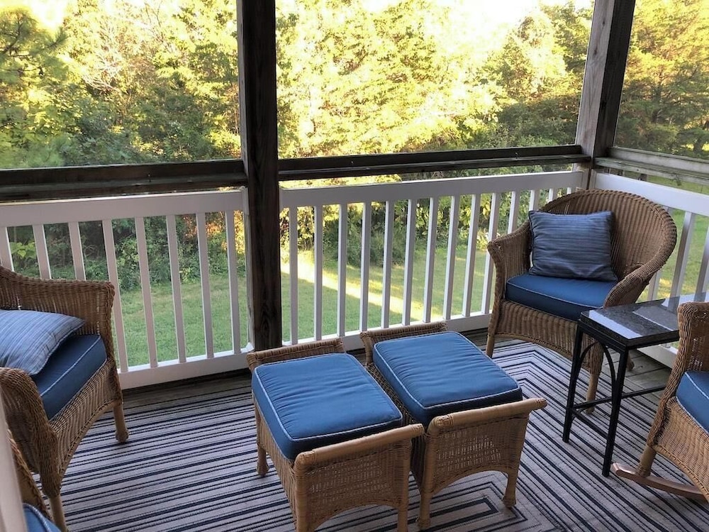 Canal Landing Court 42