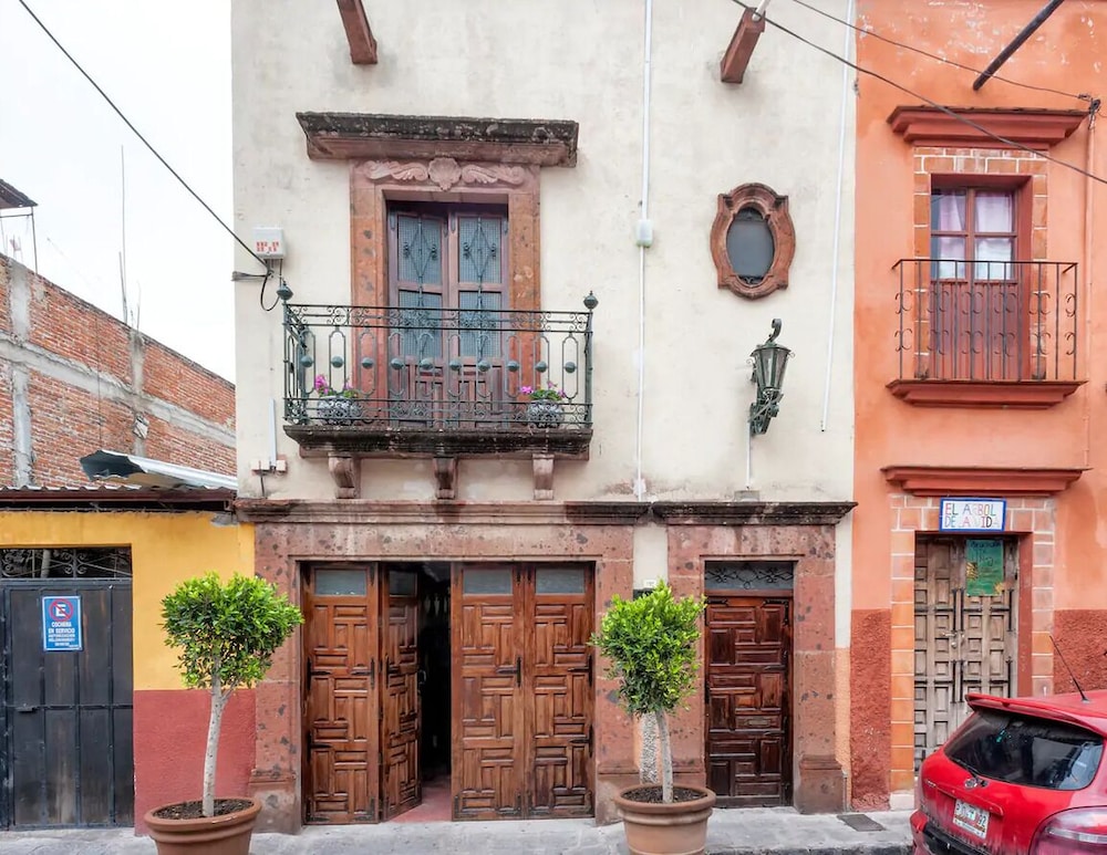 Hotel Great 2 Bedroom Apt at San Miguel Allende - Image 1