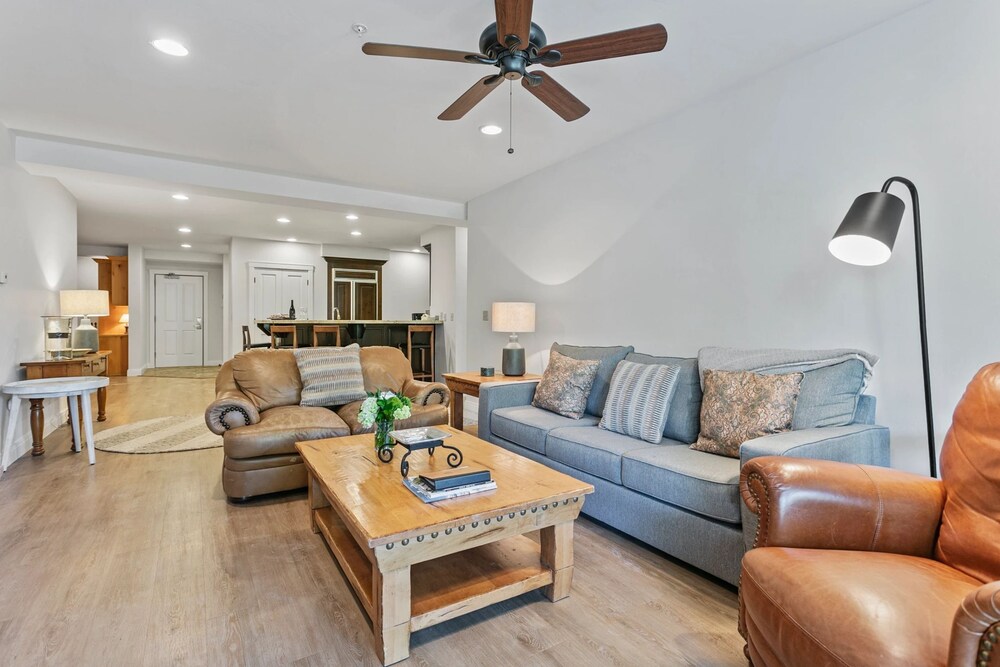 Trail's End Lodge at Deer Valley Resort - Two Bedroom Residence with Den and Spa #103 2 Condo
