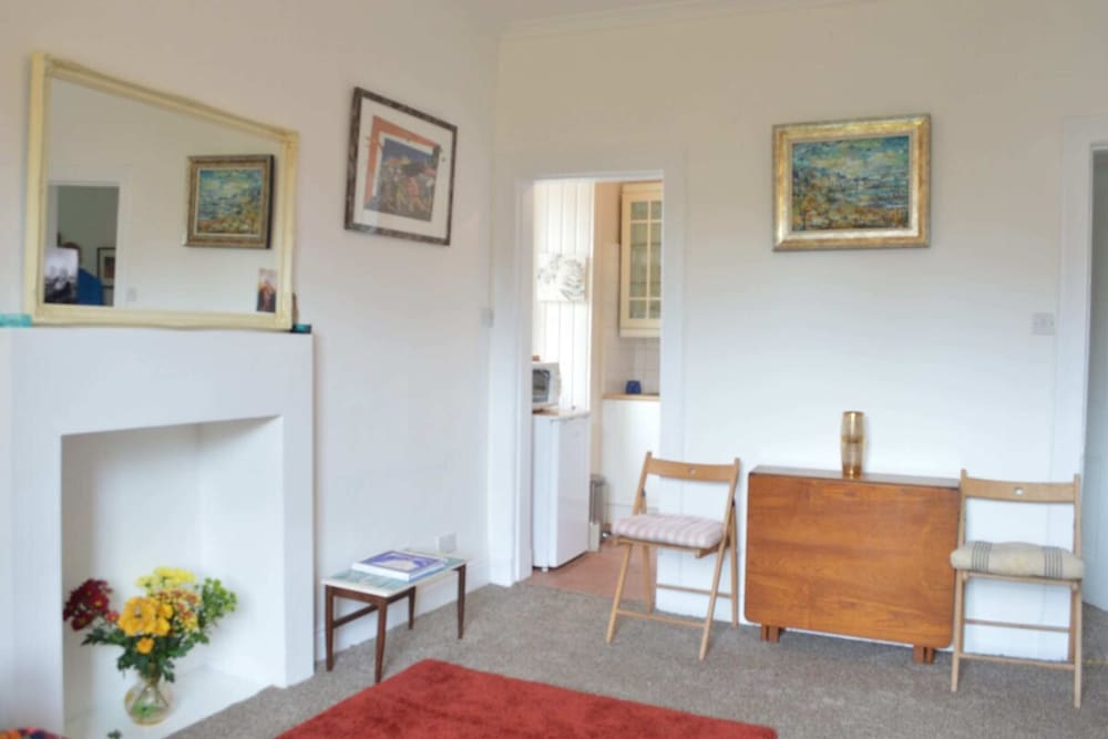 Charming City Centre Flat in Edinburgh
