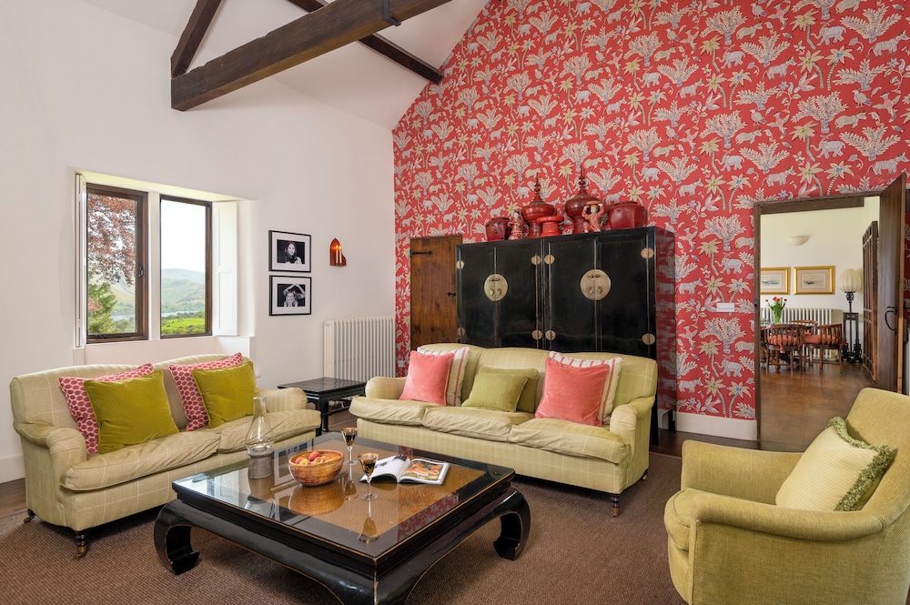 Bank Barn, Wreay