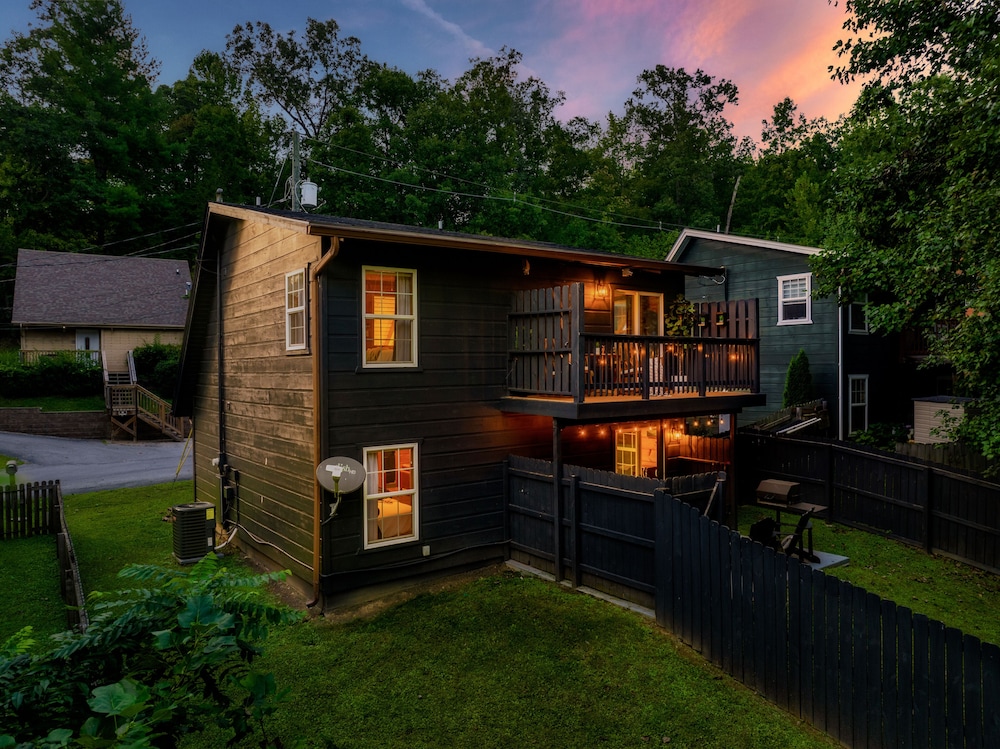 The Copper Bird Cabin