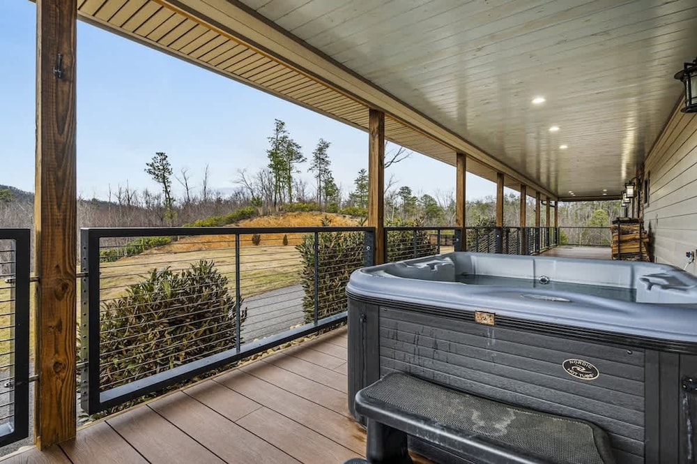 Sleeps18 Views 2 Hottubs Family Reunion Retreat