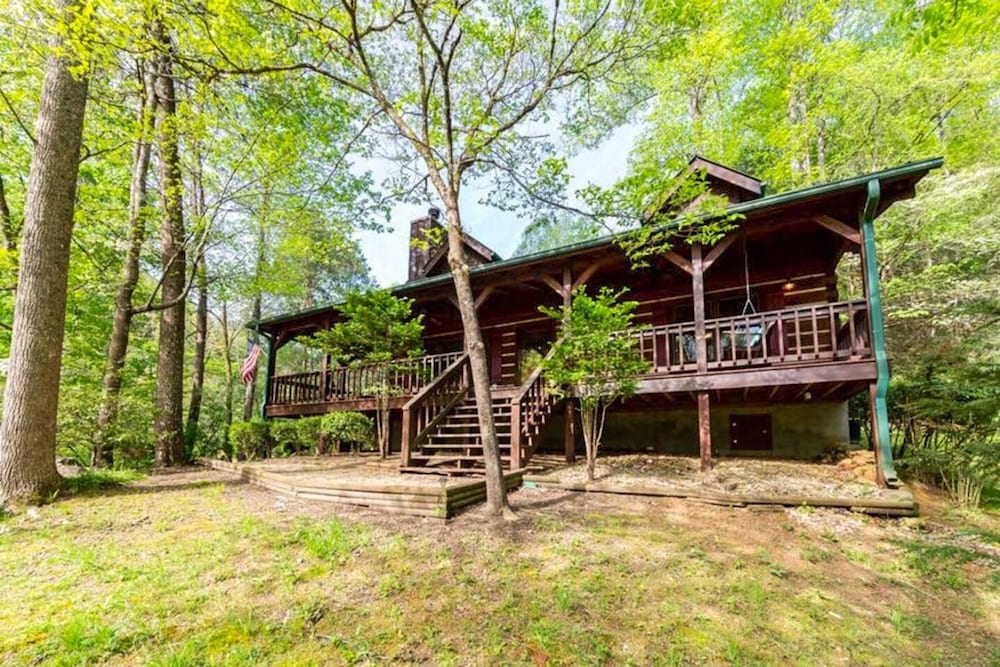 Pigeon Forge Cabin Game Room Dog Friendly Hot Tub