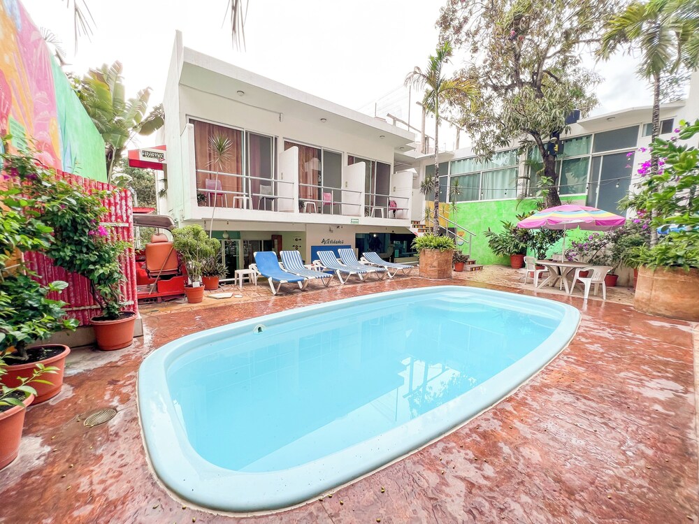 ITH Sayulita Amazing Surf Hostel