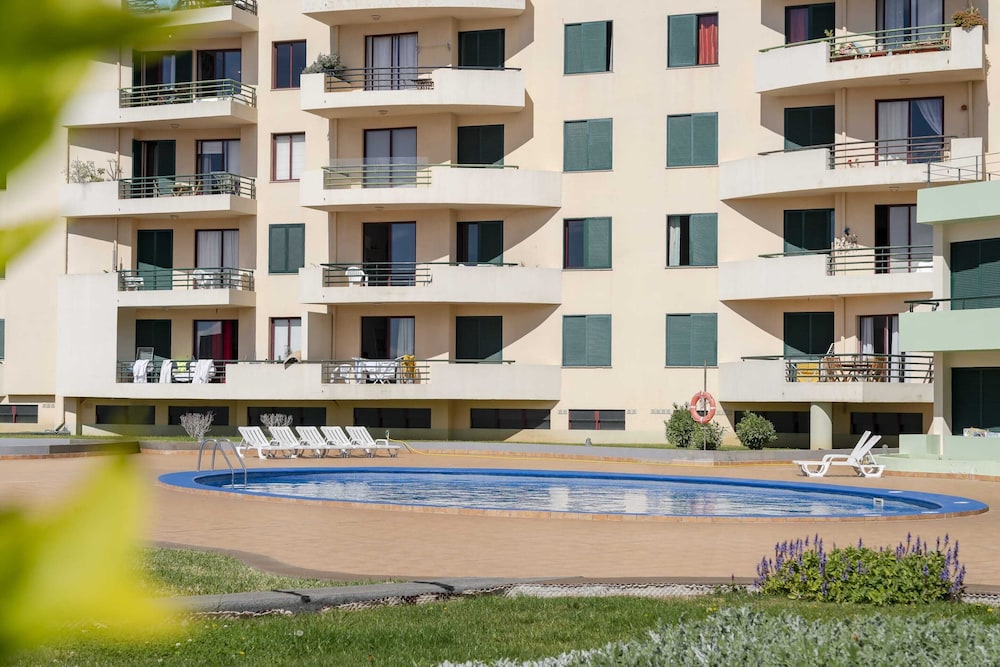 Bright Apartment With Pool, Garajau IV view 4