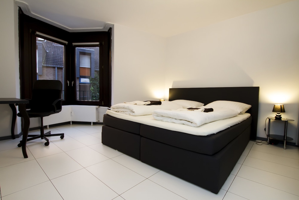 Lakeside Flat