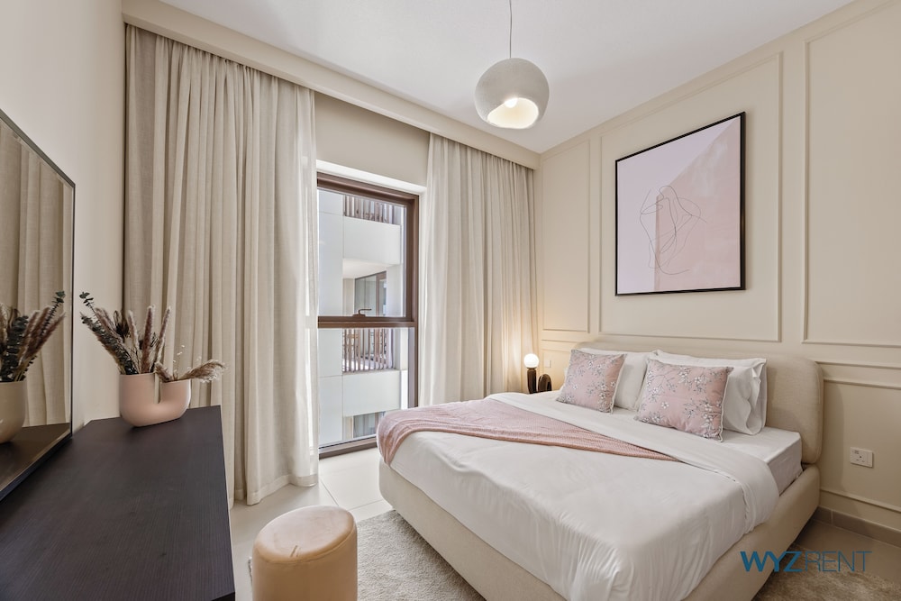 Pink Panther Soft Glam 1BR in Surf 2