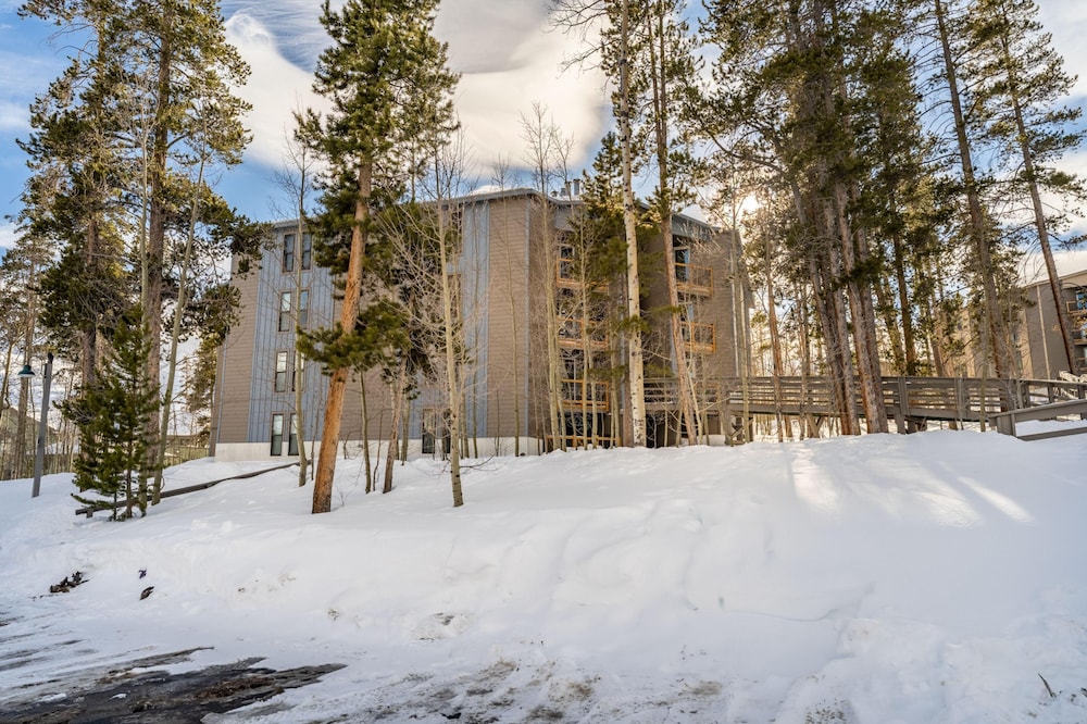 Treehouse #301, Building A by Summit County Mountain Retreats view 2