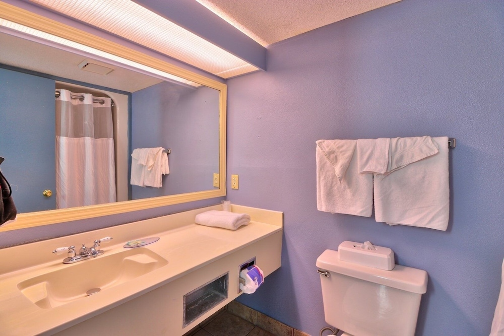 Patricia Grand 1804 1 Bedroom Condo