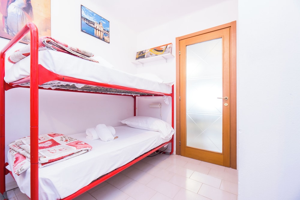 Bright Flat with Terrace near the Beach