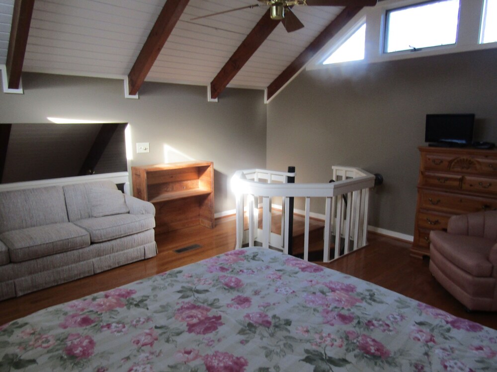 Mossy Creek 117 3 Bedroom Home by RedAwning