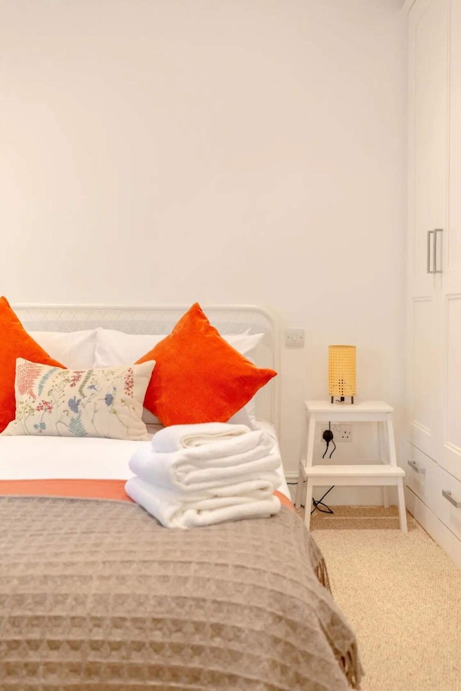 Beautiful & Modern 3 Bedroom Flat - Pimlico!