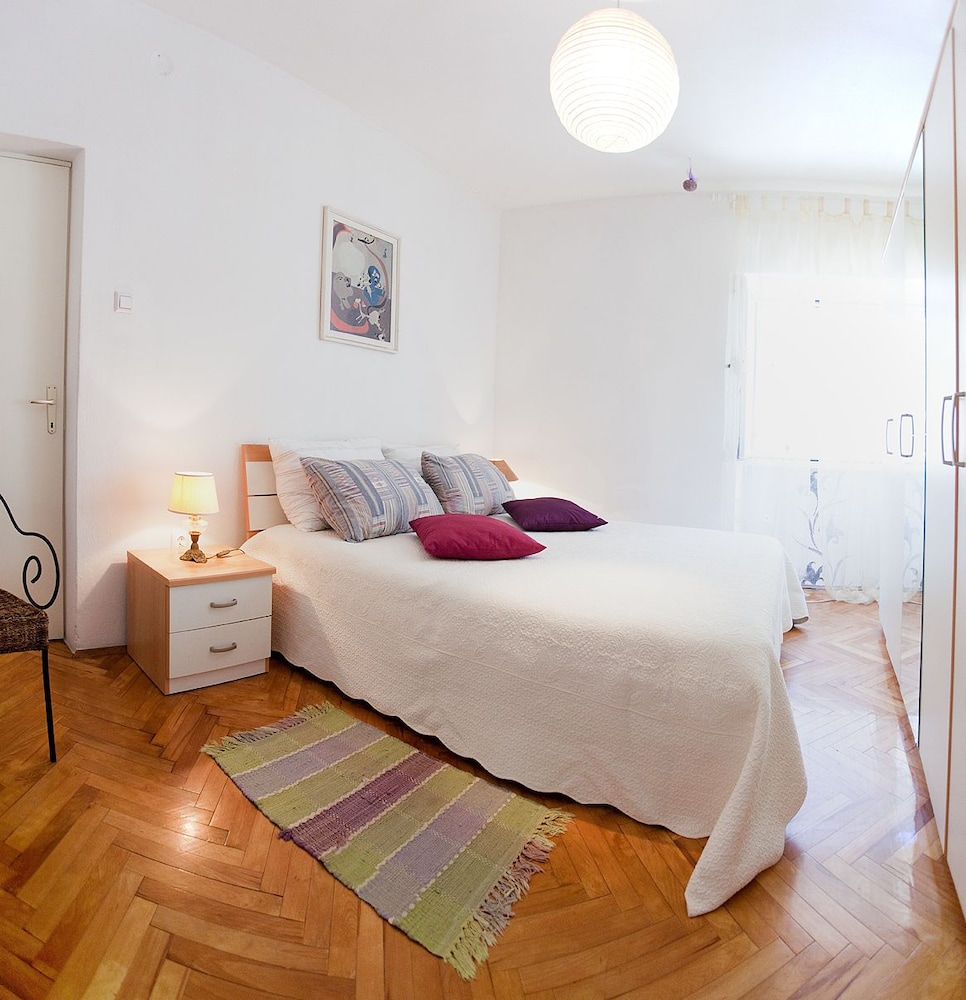 Rodrigo Apartments view 3