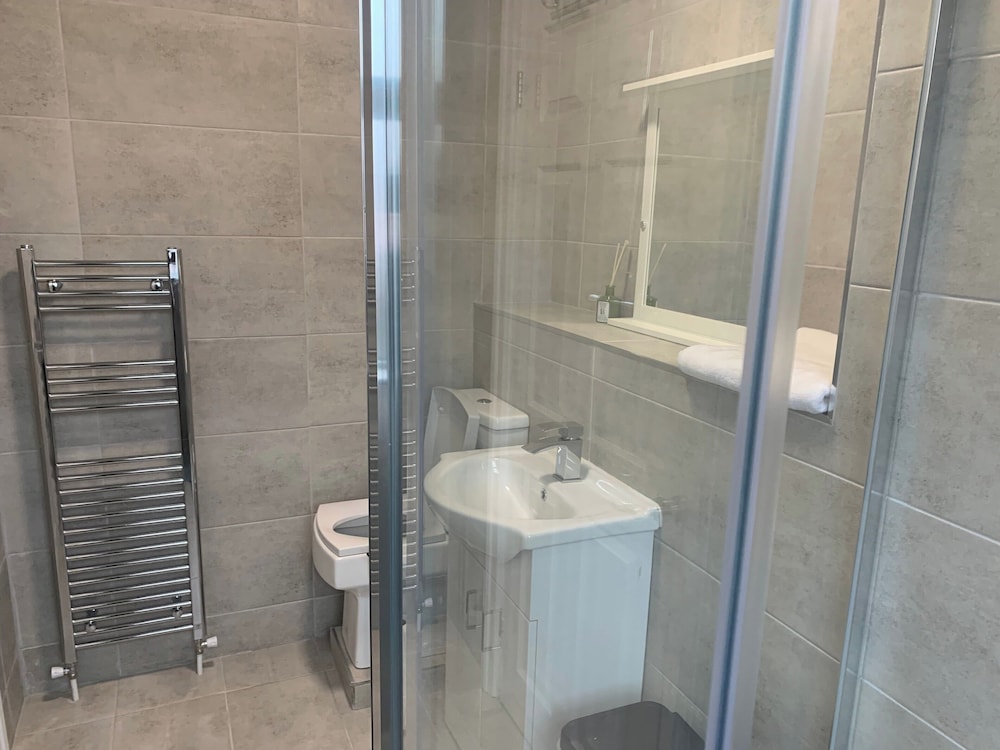 Sleeps 7 Home Blackpool W/free Parking, Bbq, Wifi
