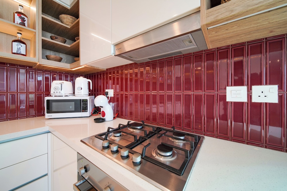 PVH - 2BR Artistic Retreat in Downtown Views 2