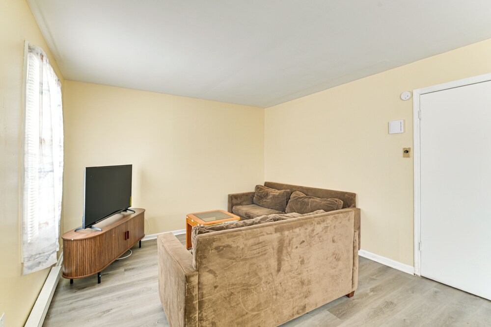 Near Hospitals: Home w/ Yard in Albany!