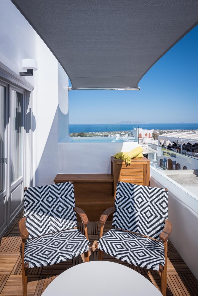 Emfasis Luxury Villa