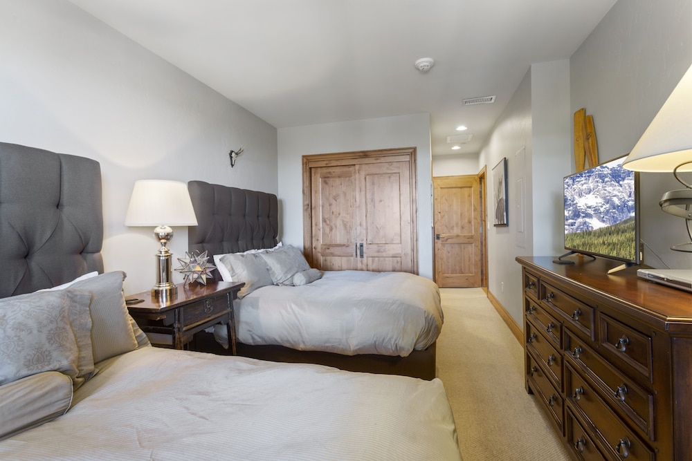 Shooting Star Lodge at Deer Valley Resort - Three Bedroom Residence #101 3 Condo