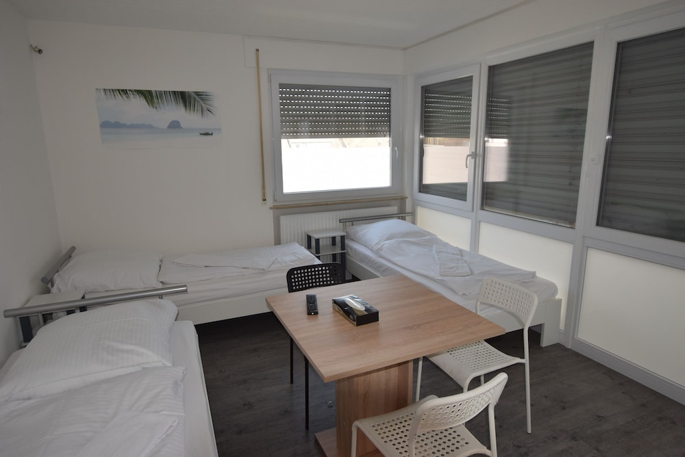 Messezimmer AB Apartments view 2
