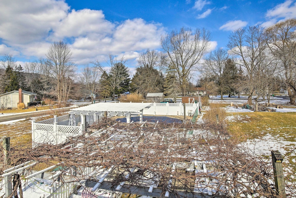 Hopewell Junction Apartment w/ Community Pool - Property Image 5