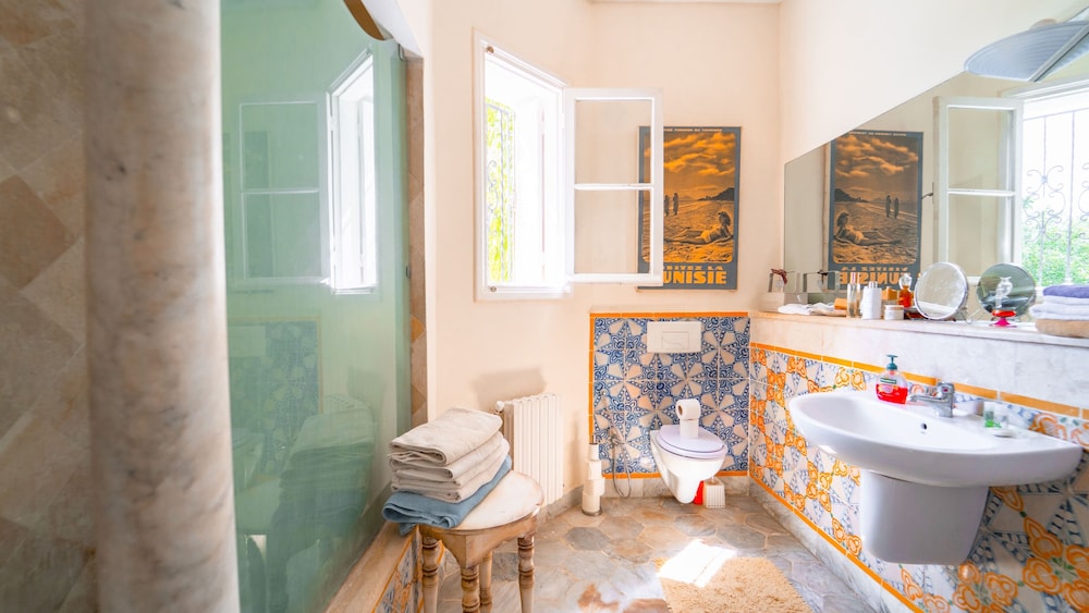 Authentique Villa Tunisoise Avec Piscine Marsa