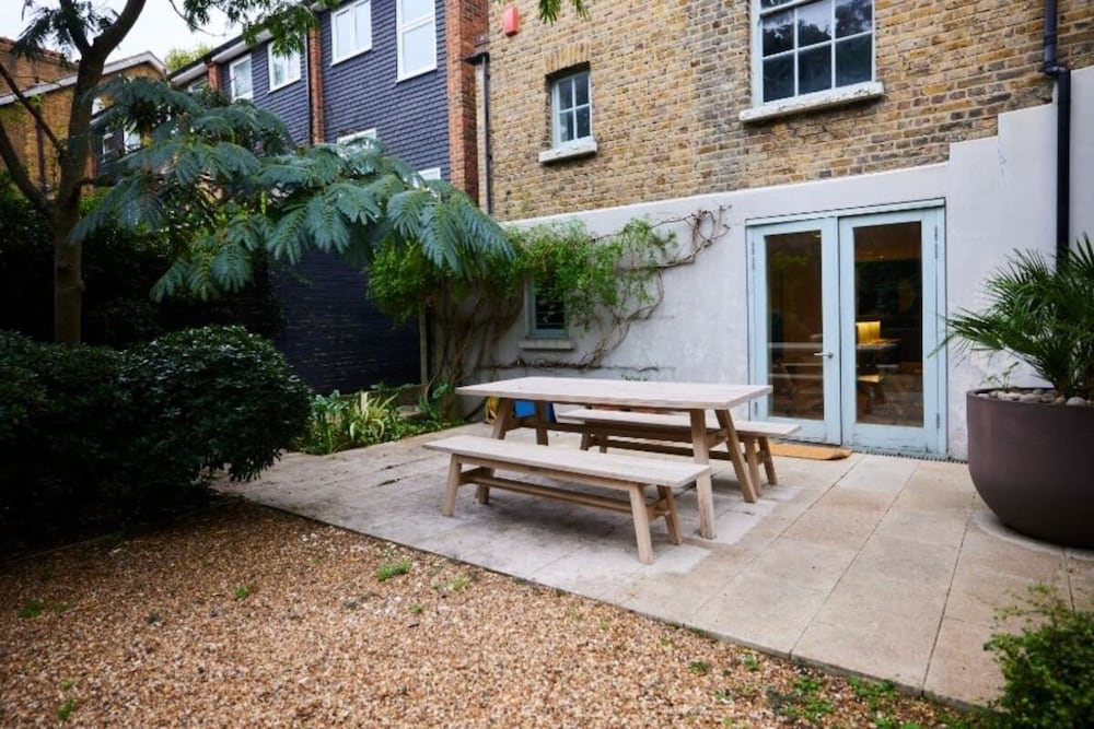 outdoor bbq area