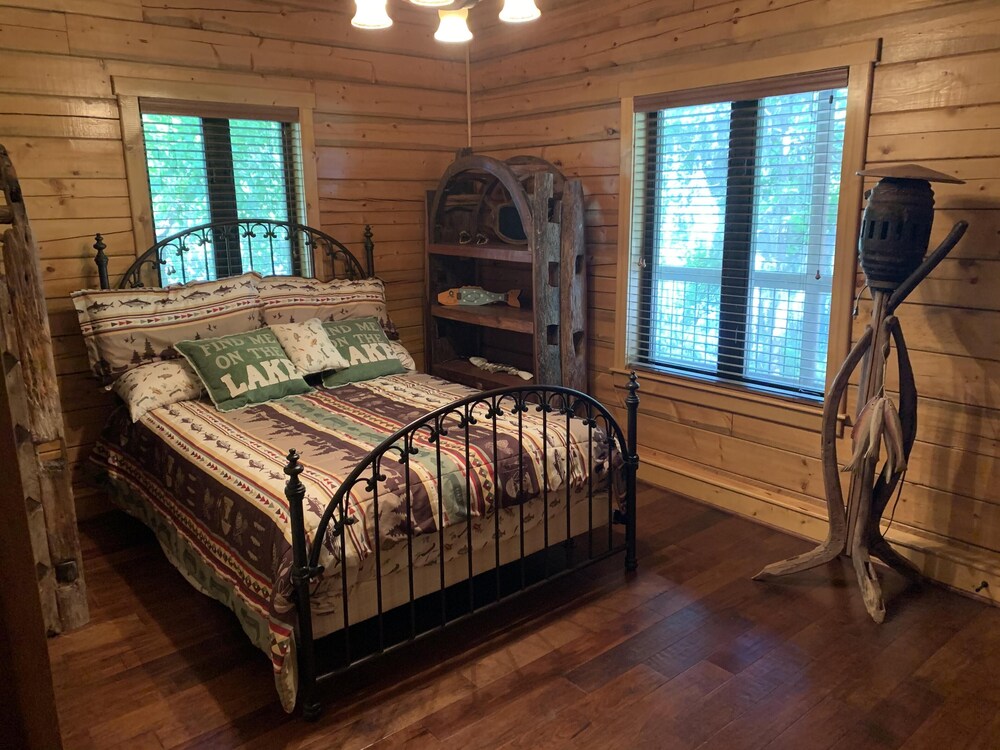 Alligator Alley Six Bedroom House view 4