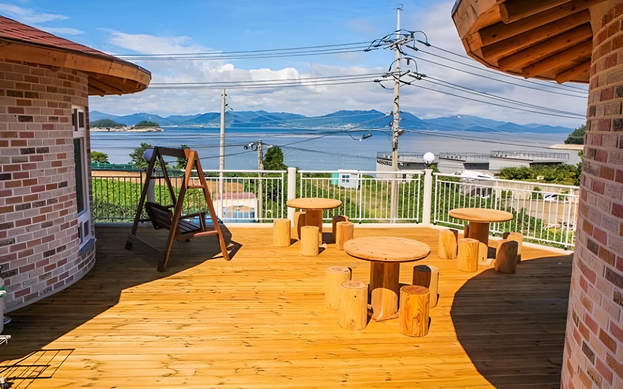 Yeosu Hayanjeongwon Pension view 4